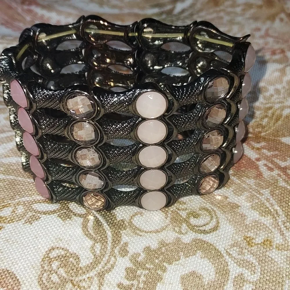 Bracelet  - Picture 2 of 6